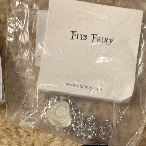 Red Gemstone Necklace and Silver Accessories Set - Picture 4 of 5